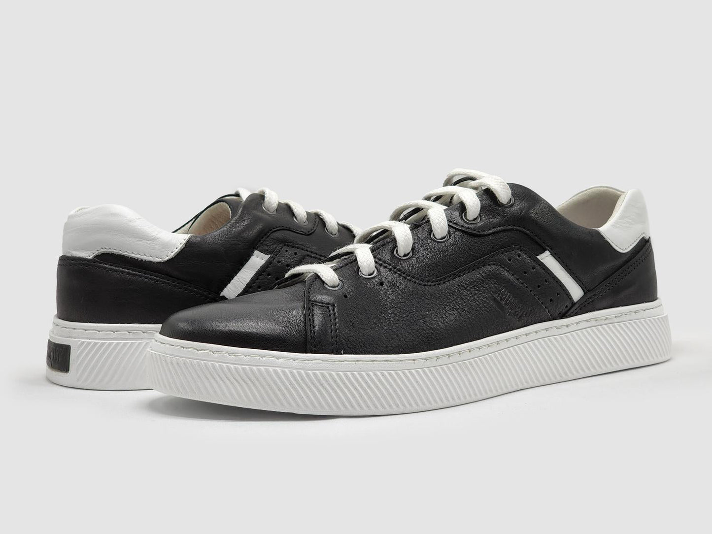 Kcr Group - Men's Classic Leather Sneakers