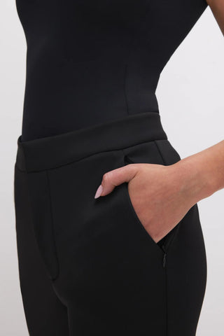 Good American - Calça reta cortada Scuba