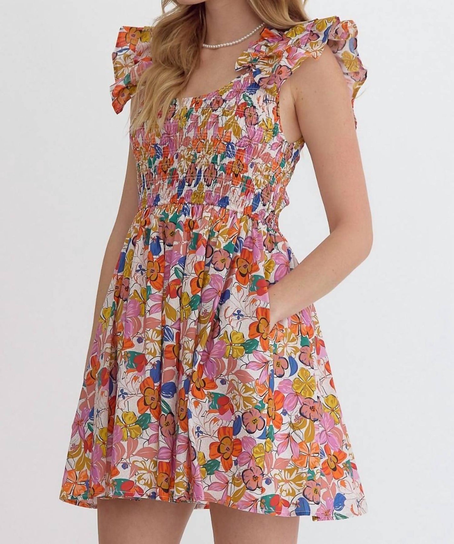 Entro - Vestido curto Blooming Beauty com detalhe de babados e corpete franzido