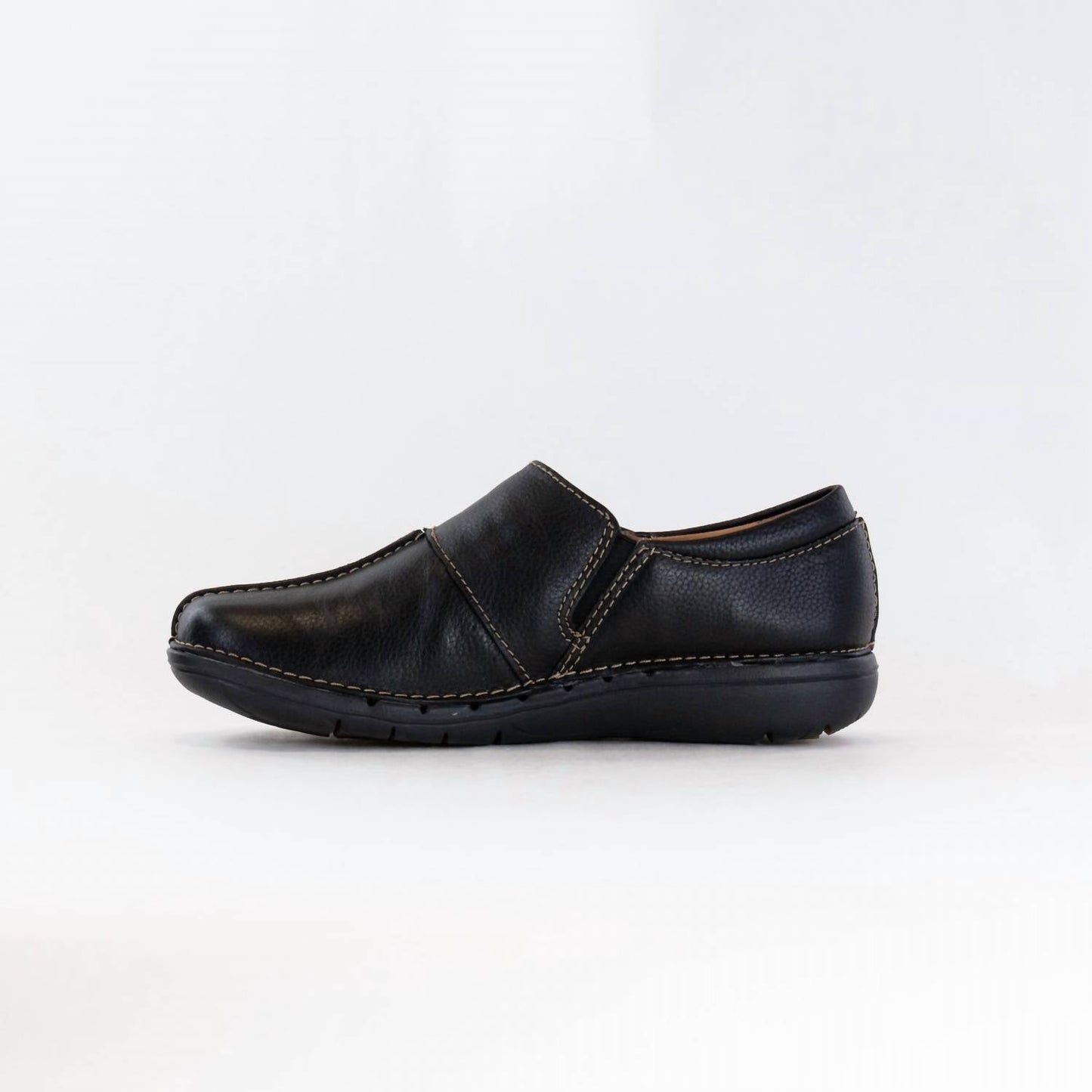 Clarks - Women's Un Loop Ave Slip On Leather Shoes