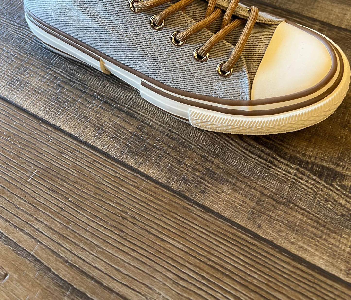 Very G - Women's Driana Sneaker