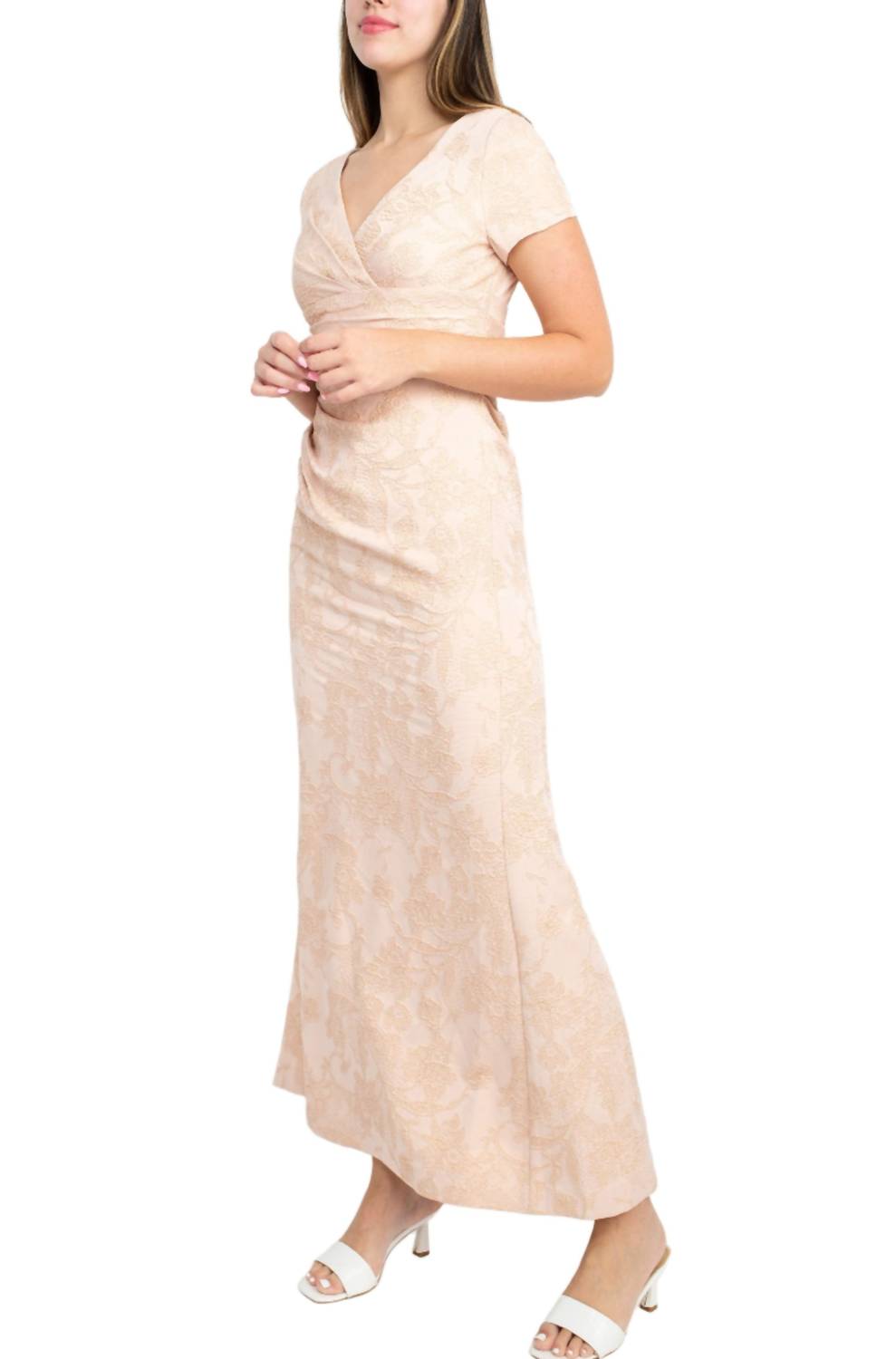 Adrianna Papell - V-neck Pleated Gathered Side Matelasse Dress