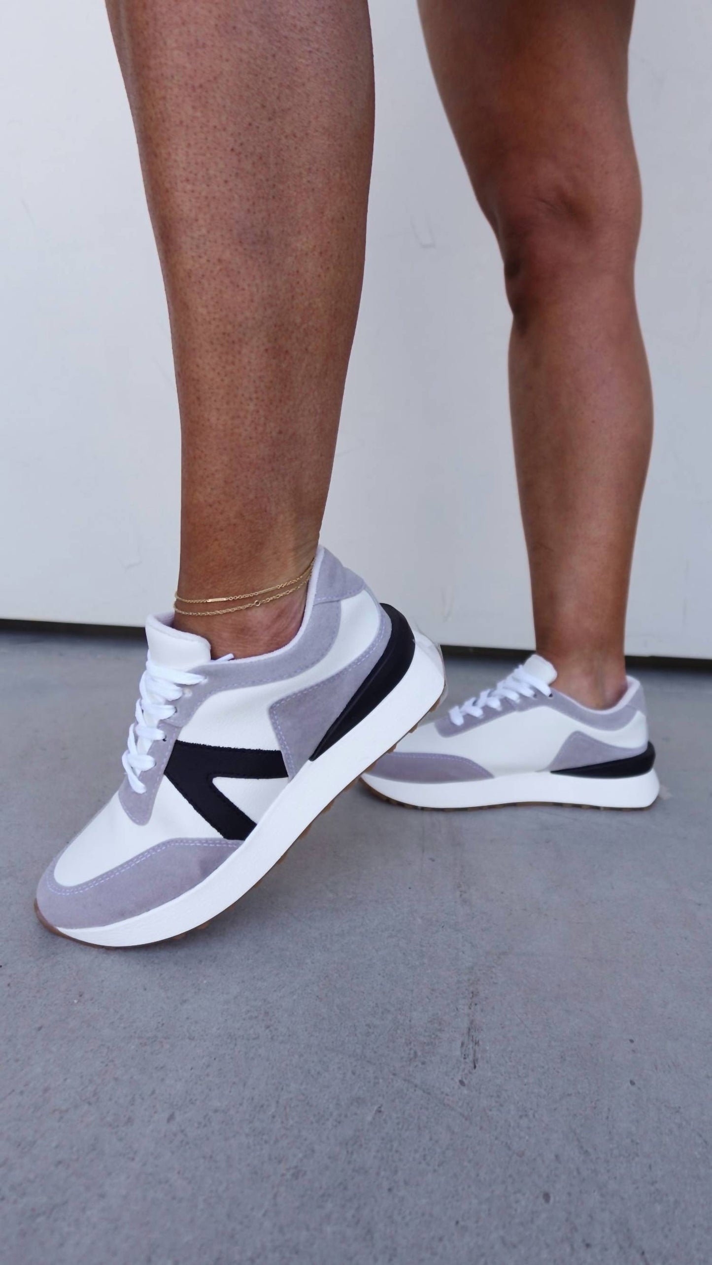 Erk - Women's Neutral Vintage Sneaker