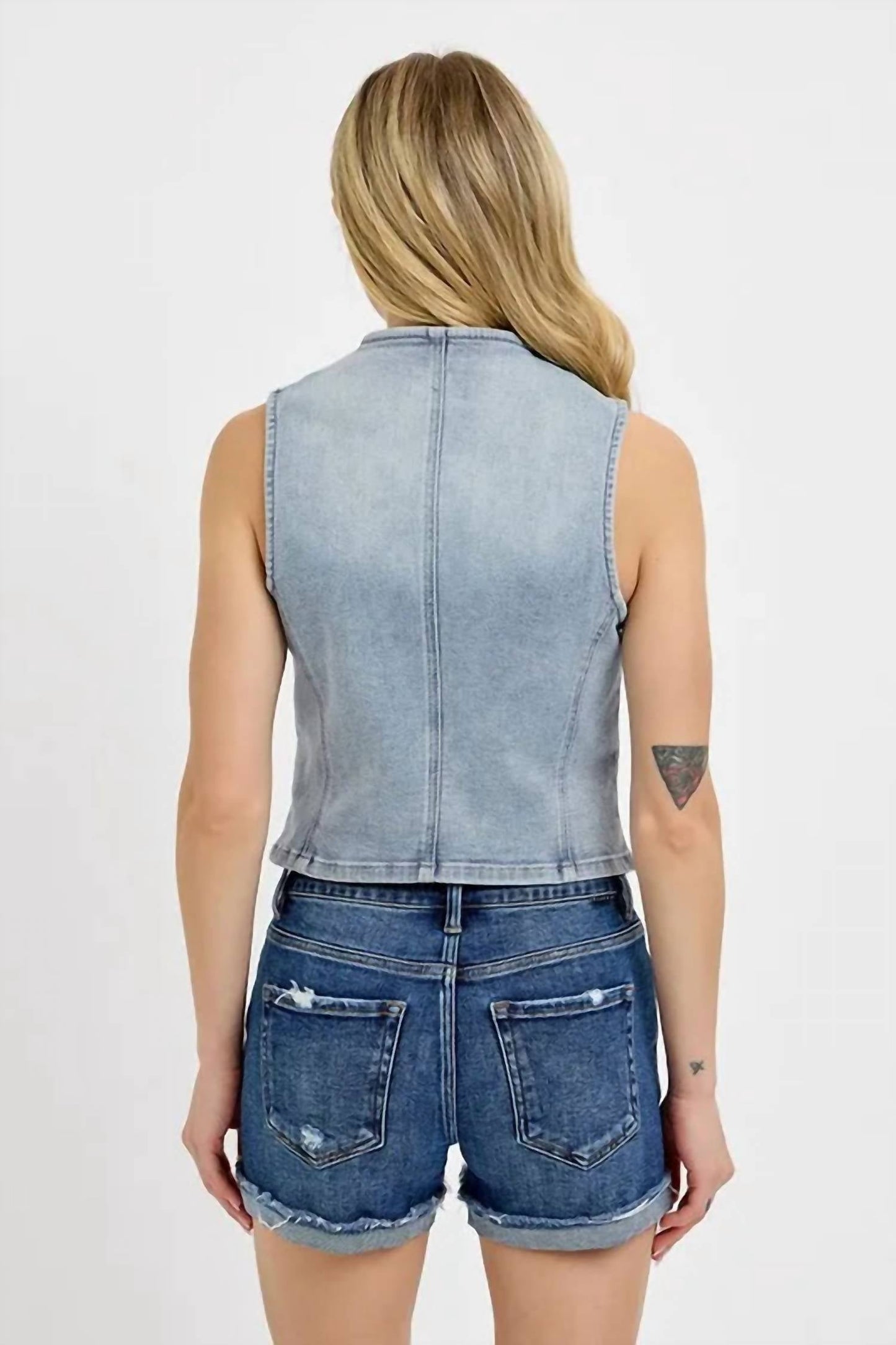 Risen - V-neck Button Down Vest