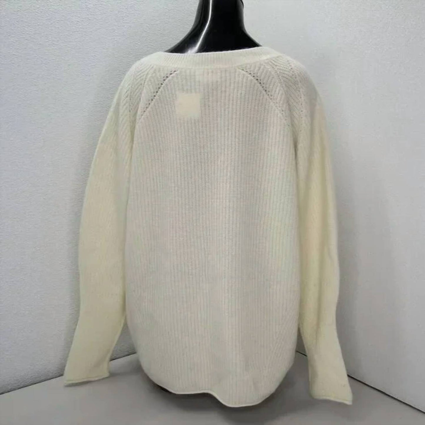 Club Monaco - Women's Cashmere V-neck Long Sleeve Sweater