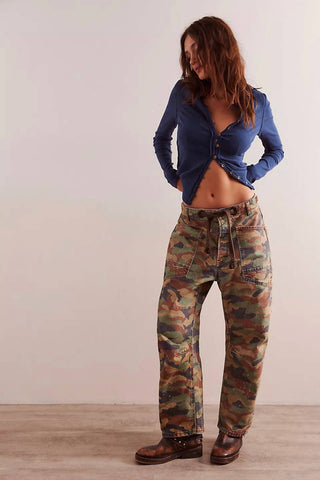 Free People - Calça jeans de cintura baixa com estampa Moxie