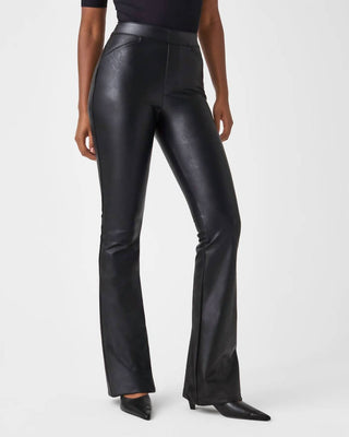 Spanx - Calça Flare com Efeito Couro