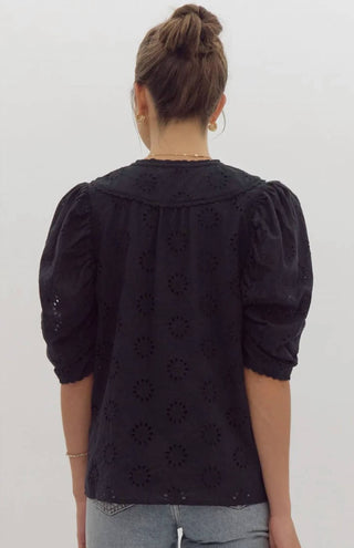 Entro - Eyelet Transition Top