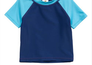 Maiô Rashguard de duas peças Tucker + Tate em ondas azuis crepusculares - tamanho oceano 9M