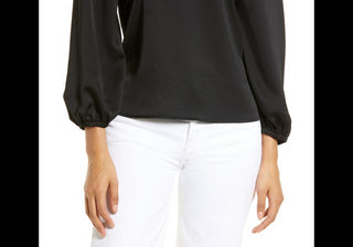 Blusa branca halógena com decote coração, tamanho GG