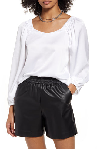 Blusa branca halógena com decote coração, tamanho GG