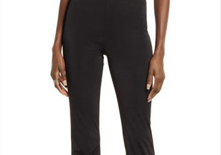 Calça flare de malha com acabamento aberto, tamanho médio, preta