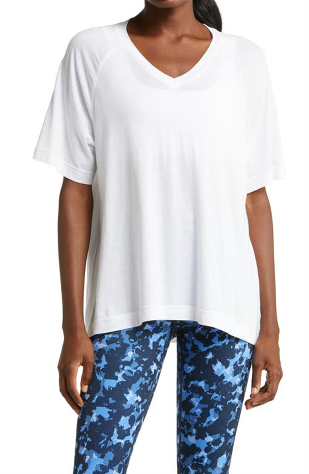 Camiseta feminina raglan branca com decote em V Zella, tamanho pequeno