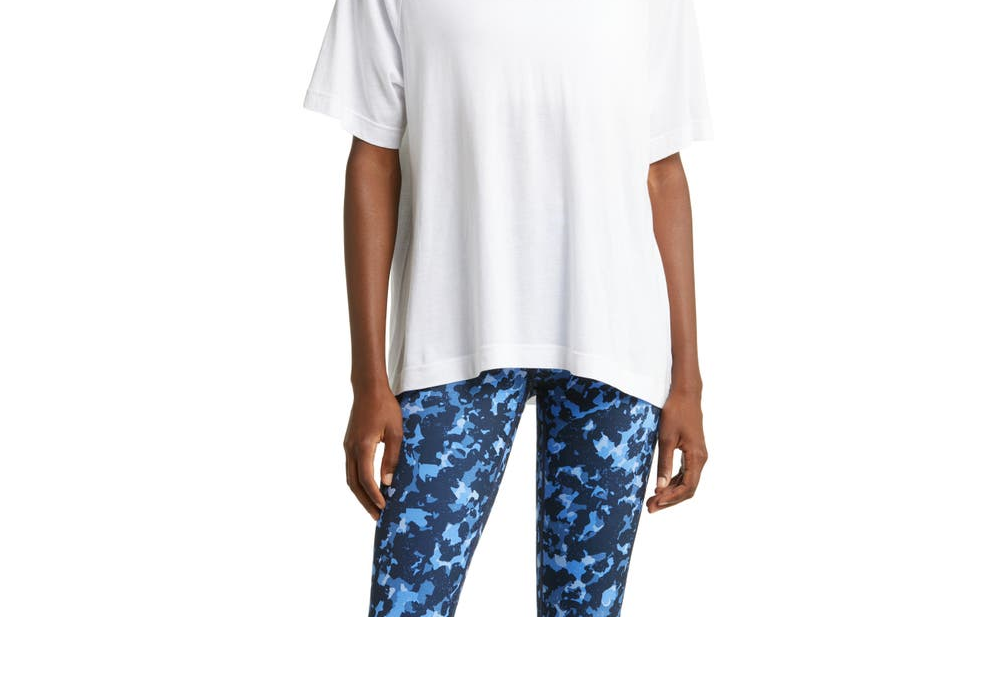 Camiseta feminina raglan branca com decote em V Zella, tamanho pequeno
