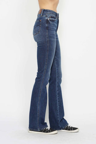 Judy Blue - Calça jeans bootcut com cintura alta e controle de barriga, bolso traseiro bordado