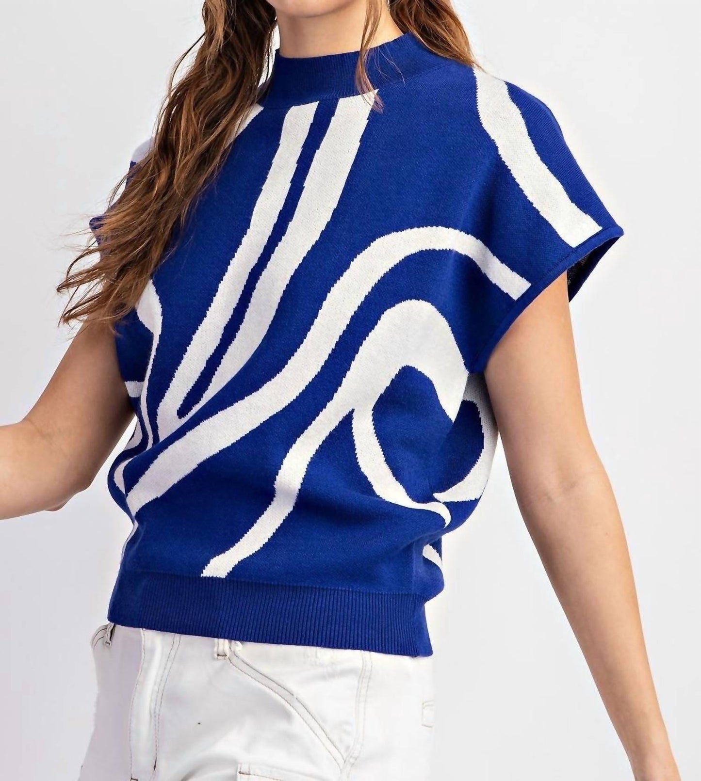 Ee:Some - Simplistic Swirl Mock Neck Top