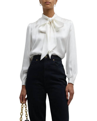 Blusa feminina com decote em V e alças finas
