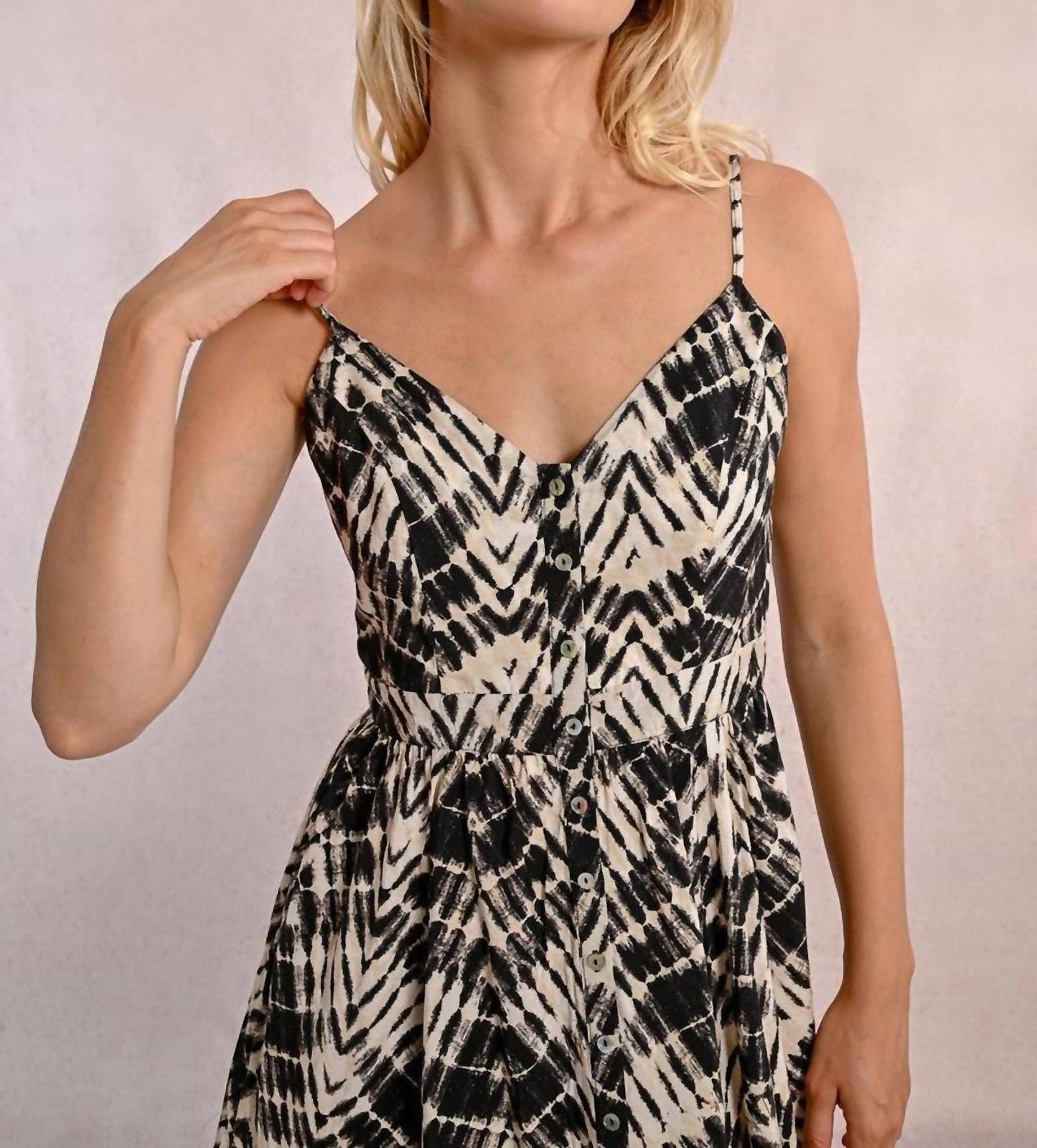 Molly Bracken - Short Buttoned Dress