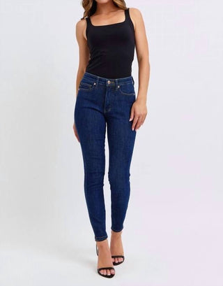 Judy Blue - Calça Jeans Skinny Clássica de Cintura Média e Lavagem