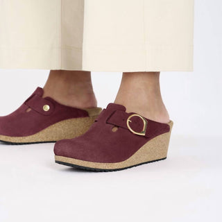 Birkenstock - Tamanco Feminino de Couro e Camurça com Fivela de Argola - Médio/Estreito