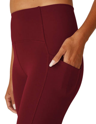 Além do Yoga - Legging Midi com Bolso Strive