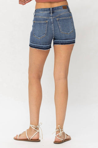 Judy Blue - Shorts de cintura média com bainha solta