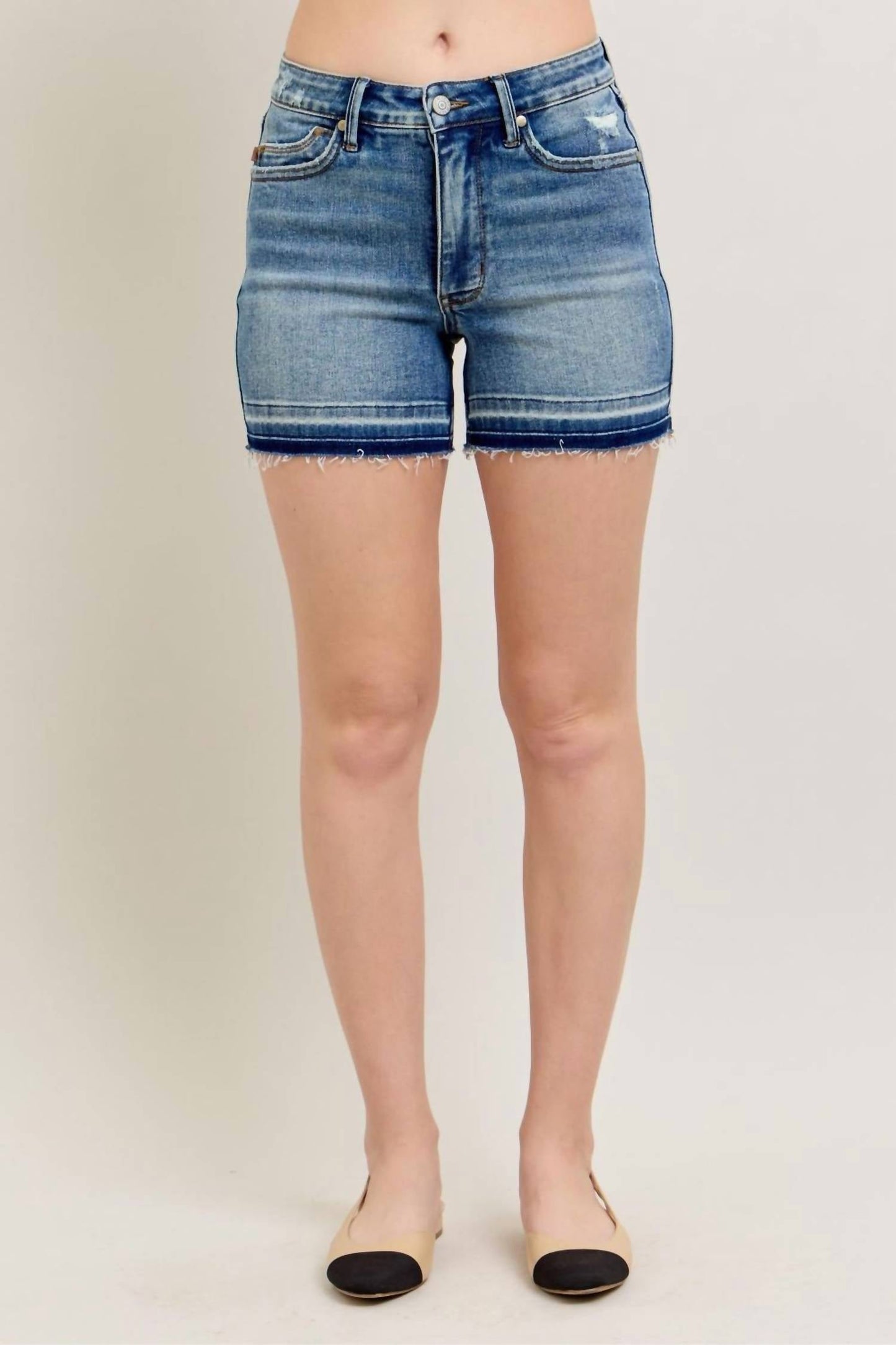 Judy Blue - Meredith Mid Rise Tummy Control Release Hem Short