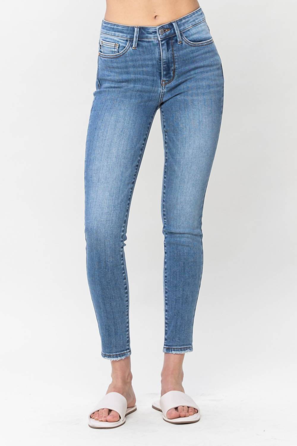 Judy Blue - Mid Rise Vintage Skinny Jeans
