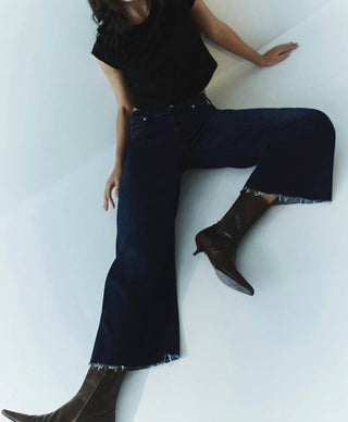 Cidadãos da Humanidade - Calça Jeans Curta Lyra Lotus de Perna Larga