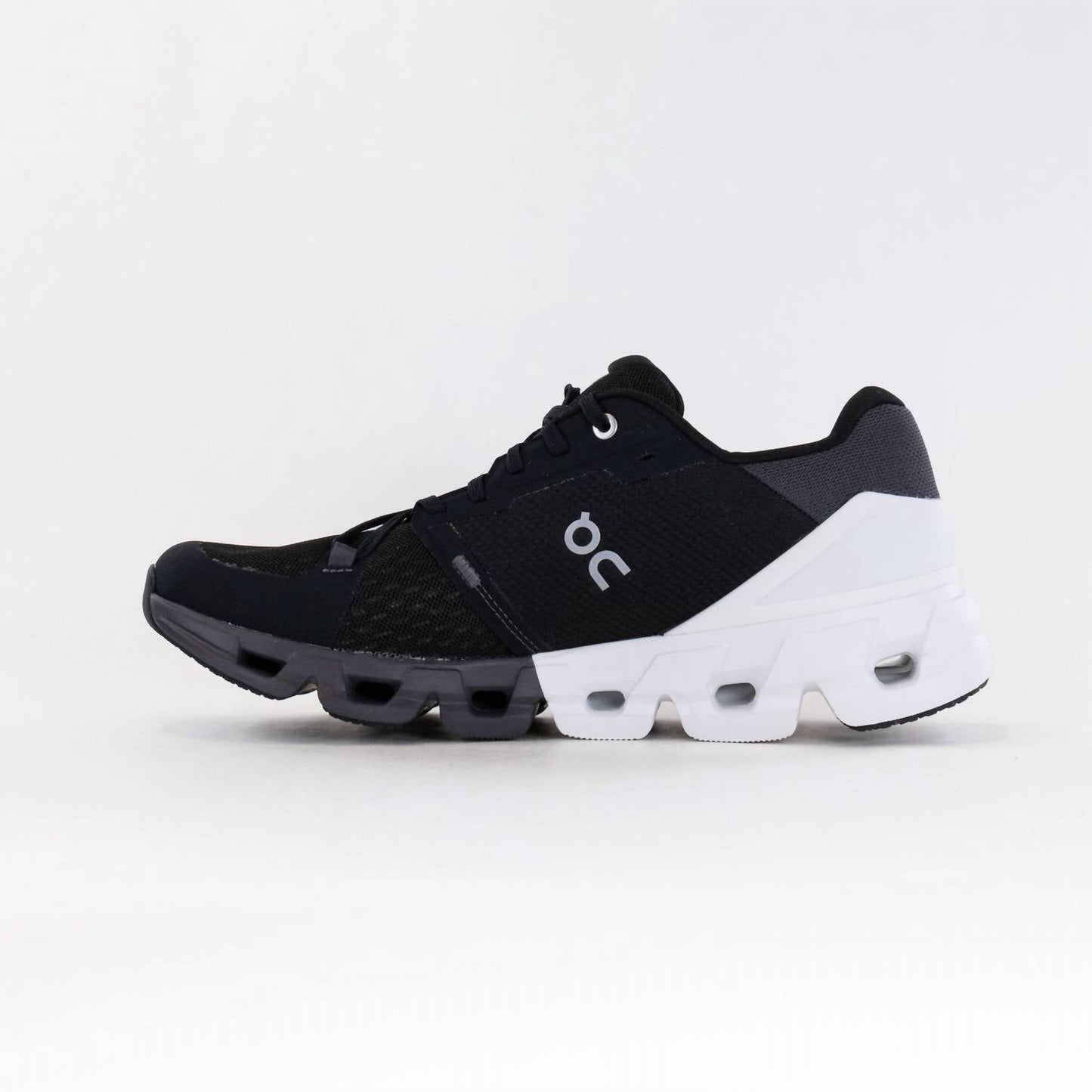 On Running - Men's On Cloudflyer 4 Running Sneakers Wide