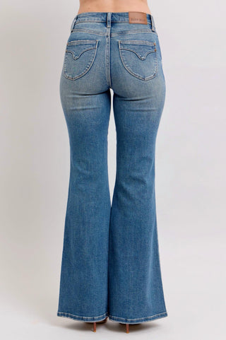 Judy Blue - Calça jeans flare com bolso e lavagem vintage