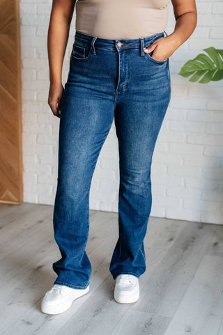 Judy Blue - Calça Jeans Bootcut com Controle de Barriga de Cintura Alta