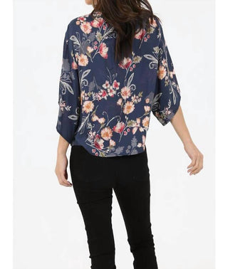 Blusa Nostalgia - Decote em V com Cintura Amarrada e Manga Kimono