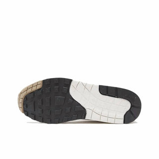 Nike - Tênis Air Max 1 Essential