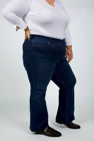 Nydj - Calça Jeans Flare Relaxed com Cintura Combinada - Tamanho Plus