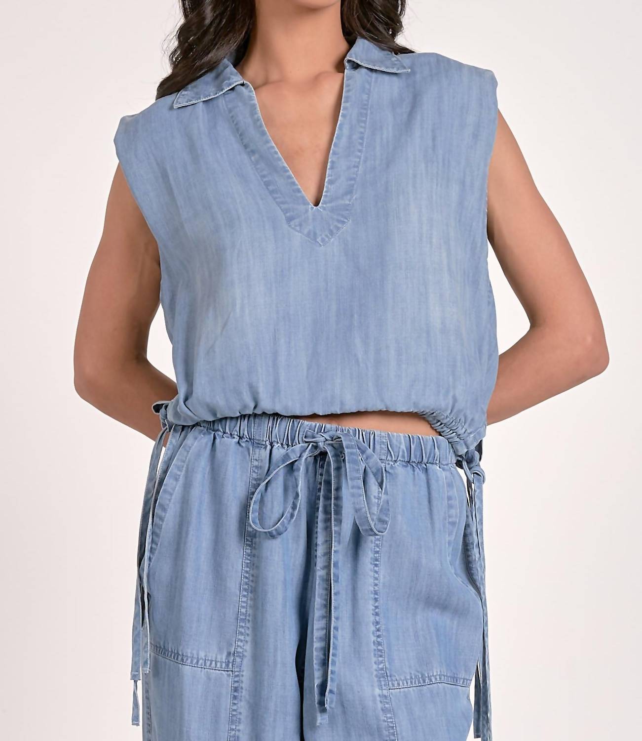 Elan - Daphne Sleevless Top