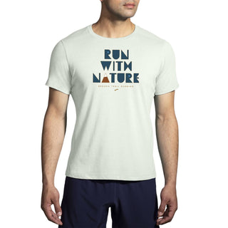 Brooks - MEN'S DISTANCE GRAPHIC SHORT SLEEVE 2.0 T-SHIRT