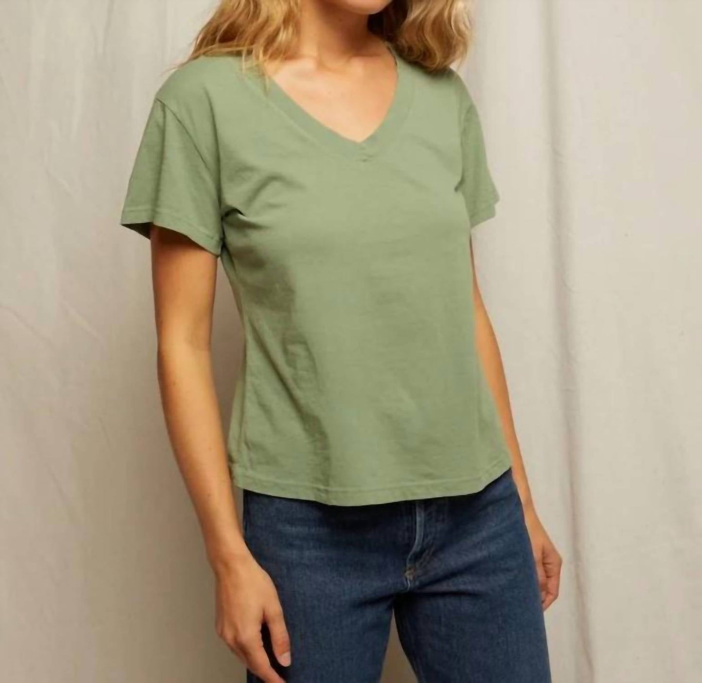 Perfectwhitetee - Hendrix V-neck Tee