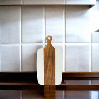 Creative Gifts International - Tábua com alça central em mármore e madeira de acácia