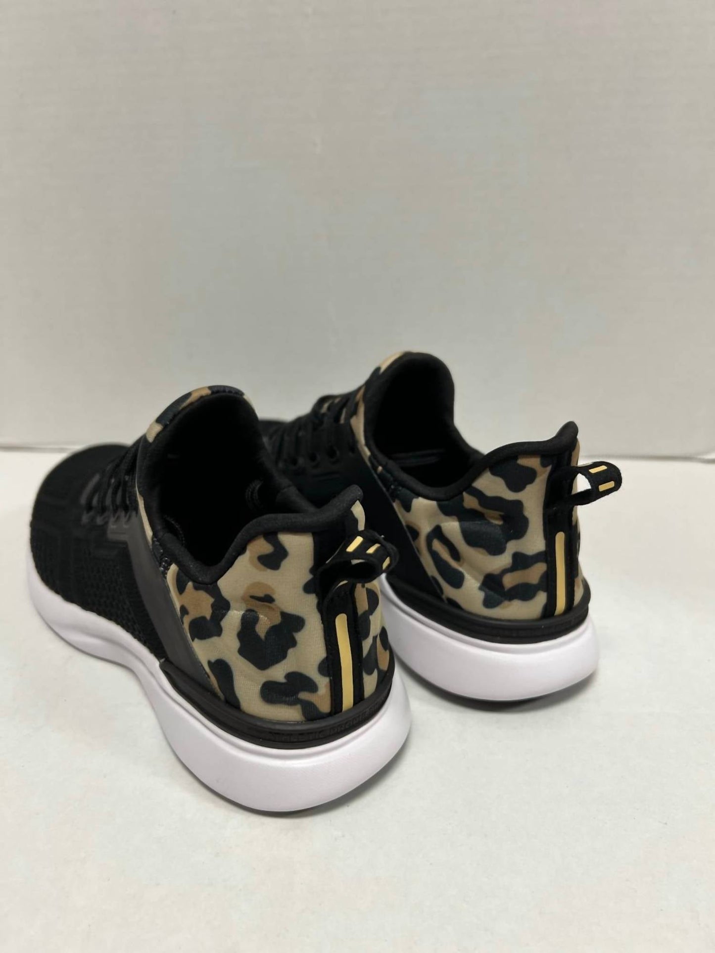 Apl - Women's Techloom Tracer