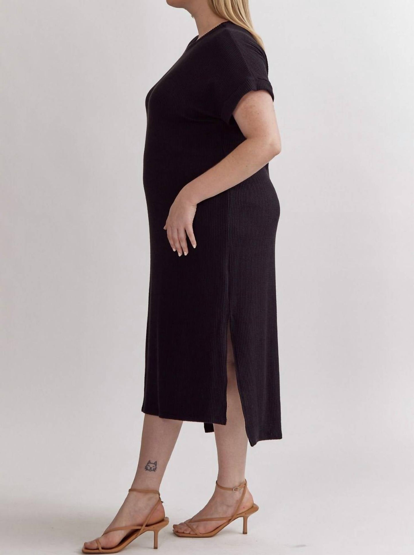 Entro - Ribbed Short Sleeve Midi Dress