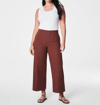 Spanx - Calça curta de sarja elástica com perna larga