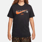 Nike - Camiseta Masculina com Logotipo Bordado Big Swoosh 1972