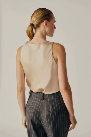 Deluc - Blusa sem mangas com gola alta Alchemilla