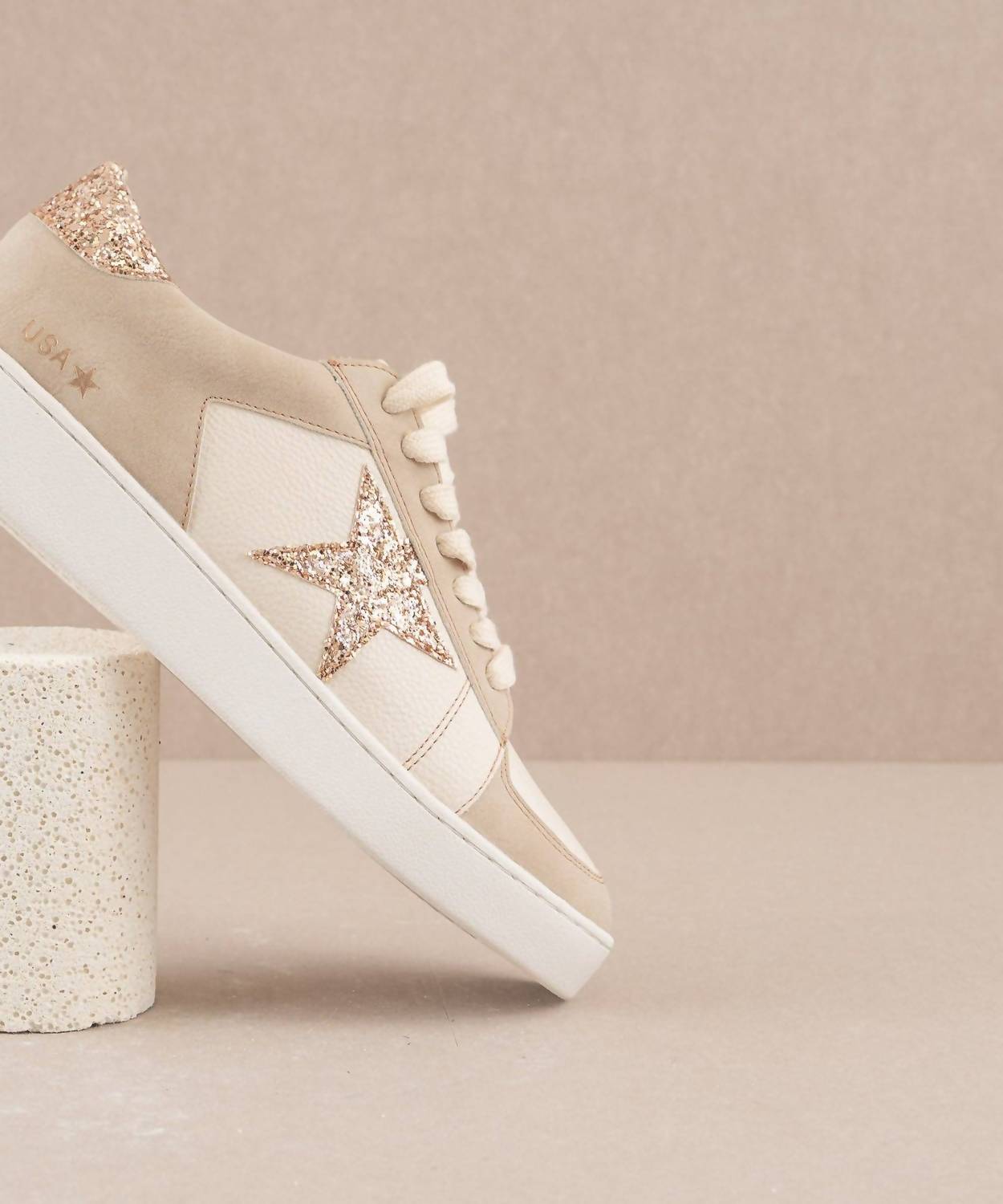 Oasis Society - Women's Liberty Glitter Star Sneaker