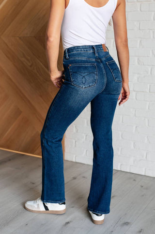 Judy Blue - Calça Jeans Bootcut com Controle de Barriga de Cintura Alta