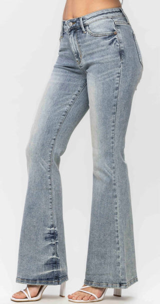 Judy Blue - Jeans Flare com Detalhe de Pin Tack Colorido