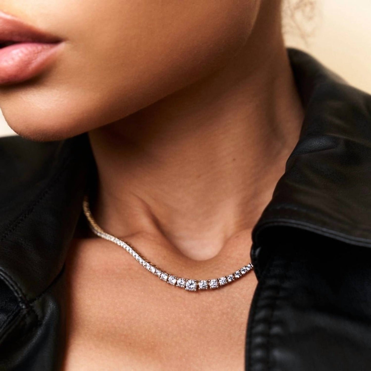 Lili Claspe - Women's Gradient Tennis Necklace