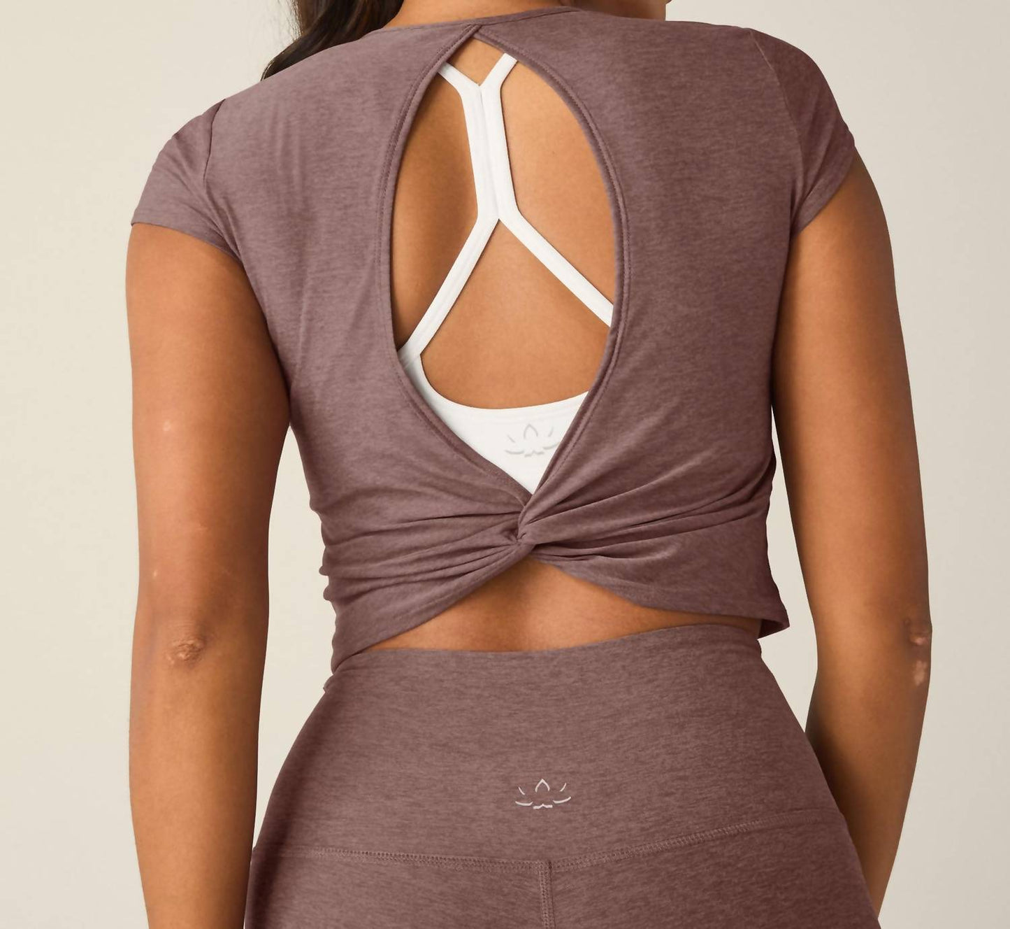 Beyond Yoga - Featherweight Let Go Twist Back Tee