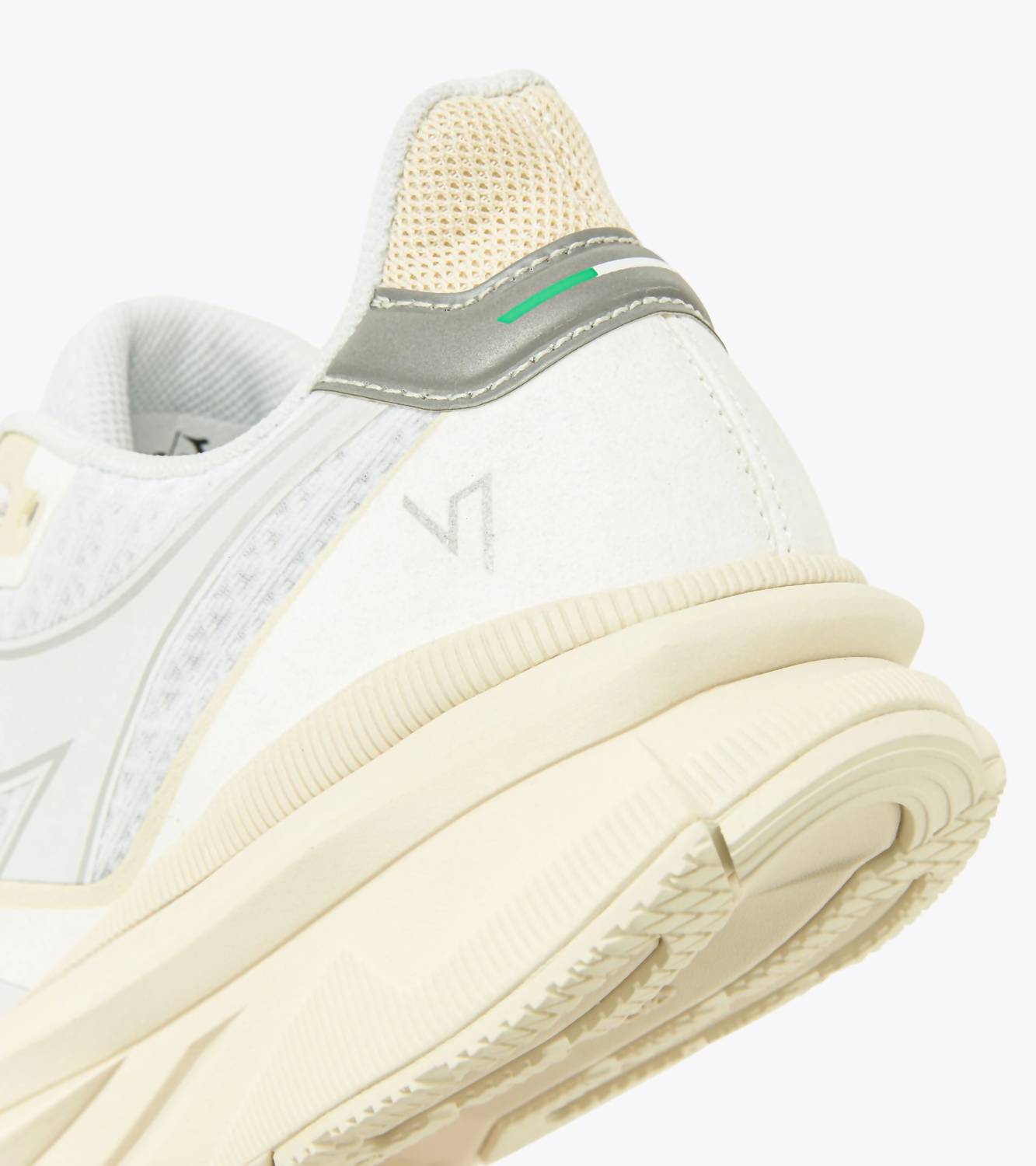 Diadora - Women's Atomo V7000 Sneaker